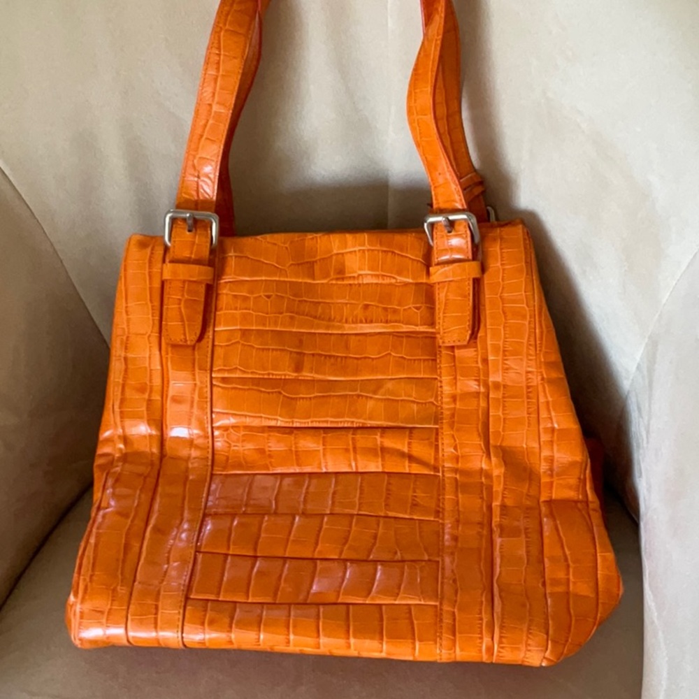 ORANGE CROCODILE ALLIGATOR EMBOSSED STUART WEITZMAN PURSE GORGEOUS
Used once